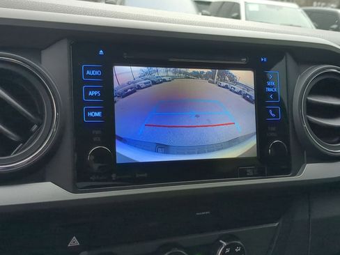 Used 2019 Toyota Tacoma TRD Off-Road image 16