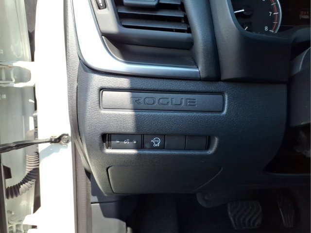 Used 2024 Nissan Rogue S AWD/4WD image 21