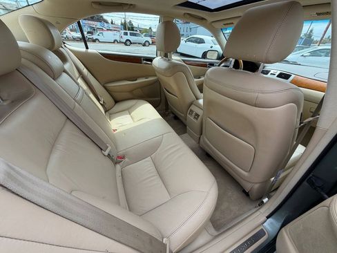 Used 2005 Lexus ES 330 w/ Preferred Accessory Pkg FWD image 19