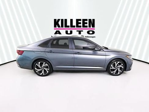 Certified 2025 Volkswagen Jetta SEL FWD image 8