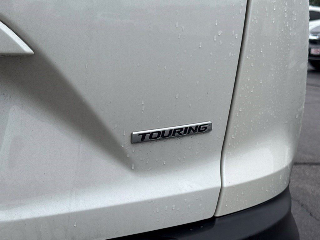 Used 2018 Honda CR-V Touring image 5