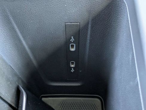 New 2026 Volkswagen Tiguan SE FWD image 30
