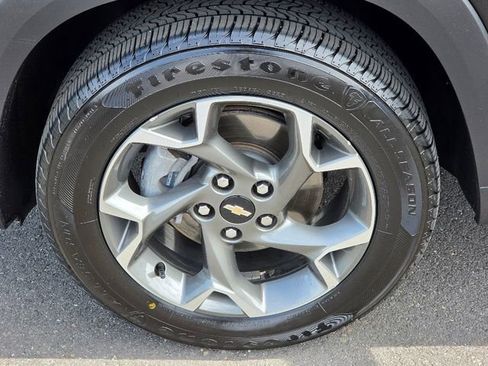 Used 2025 Chevrolet Trax LT w/ Driver Confidence Package FWD image 18