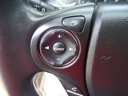 Used 2014 Honda Accord Touring image 19