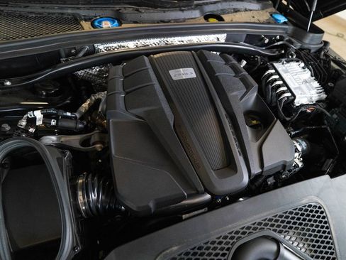 Certified 2026 Porsche Macan S AWD/4WD image 41