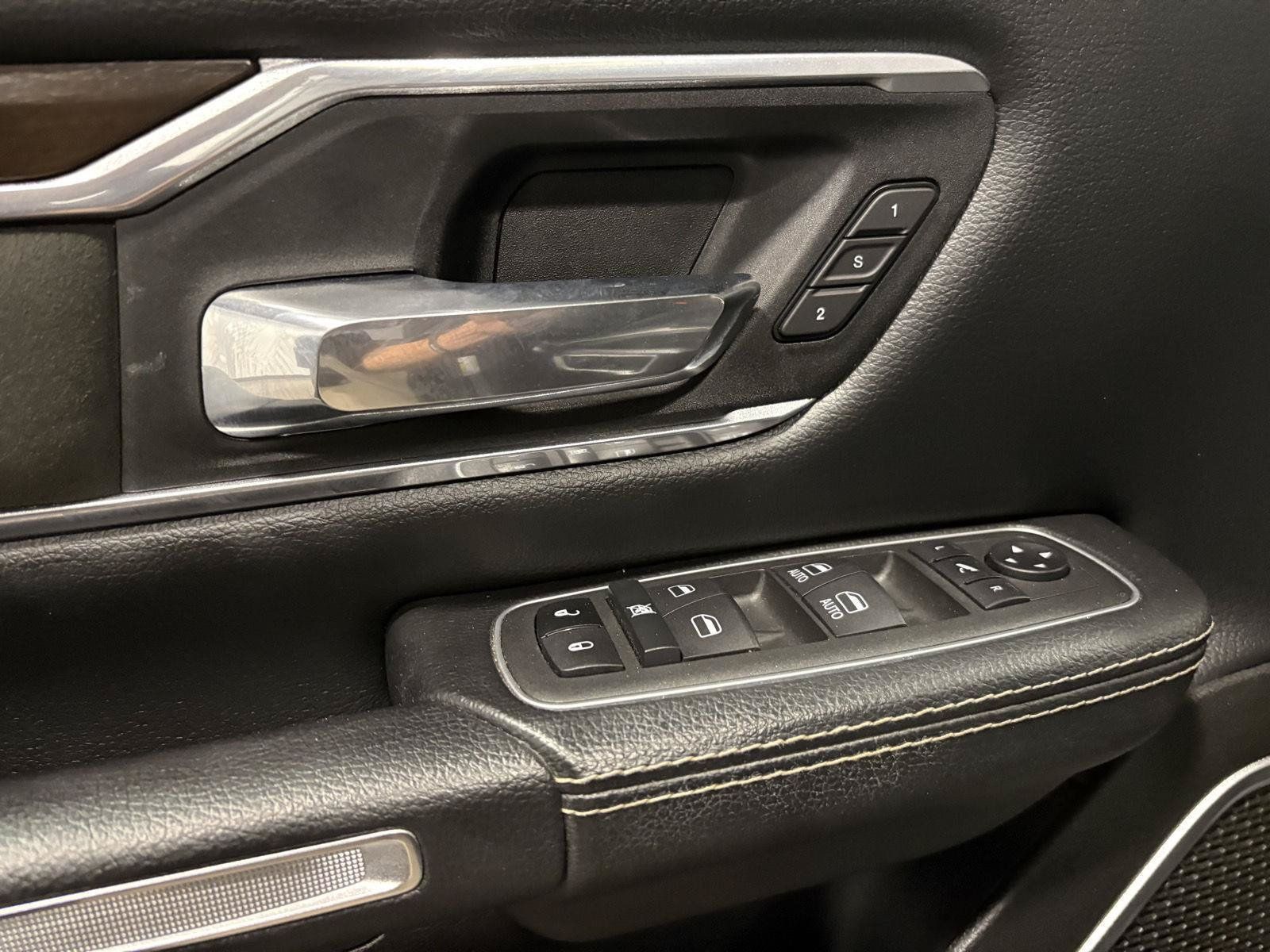 Used 2022 RAM 1500 Laramie AWD/4WD image 27