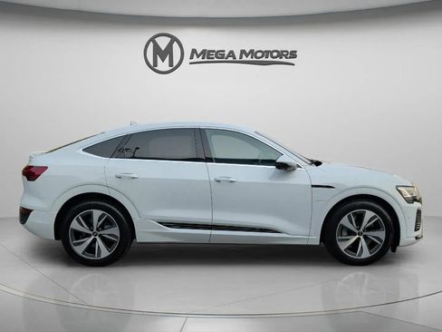 Used 2024 Audi Q8 e-tron Premium Plus w/ Premium Plus Package AWD/4WD image 9