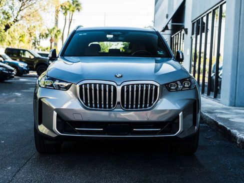 Used 2024 BMW X5 xDrive40i w/ Executive Package AWD/4WD image 4