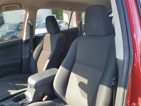 Used 2017 Toyota RAV4 LE image 19