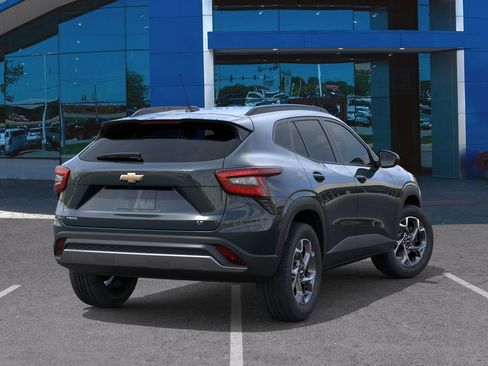 New 2026 Chevrolet Trax LT image 4
