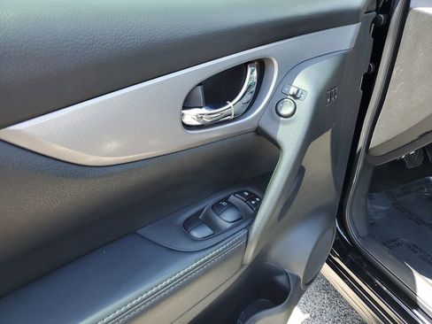 Used 2020 Nissan Rogue Sport SV w/ Technology Package FWD image 18
