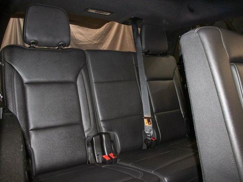 Used 2021 Chevrolet Tahoe Z71 image 16