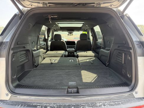 Used 2026 Chevrolet Traverse LT w/ Sun and Wheel Package AWD/4WD image 12