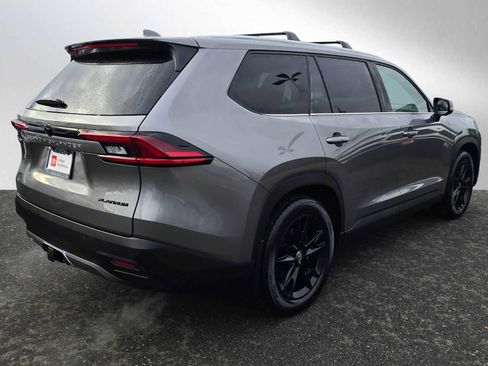 Used 2025 Toyota Grand Highlander Platinum image 3