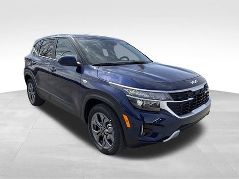 New 2026 Kia Seltos LX FWD image 1