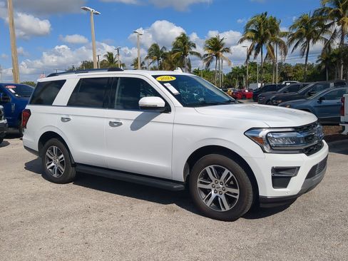 Used 2024 Ford Expedition Limited image 2