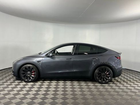 Used 2022 Tesla Model Y Performance image 9