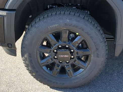 New 2026 GMC Sierra 2500 AT4 w/ AT4 Premium Plus Package image 15
