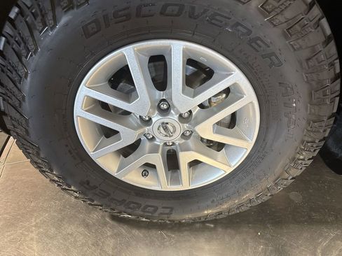 Used 2019 Nissan Frontier SV image 10