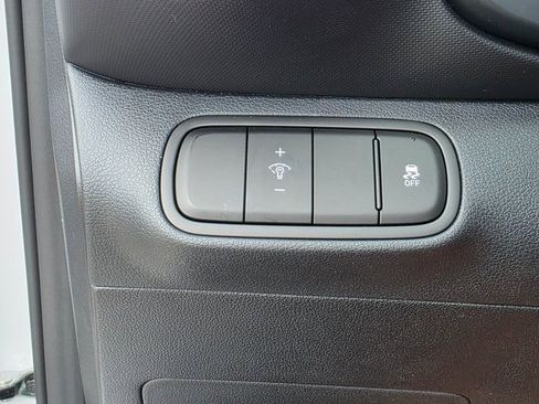 New 2025 Hyundai Venue SEL image 37