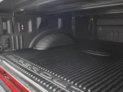 Used 2025 Ford F250 XLT w/ Black Appearance Package AWD/4WD image 5