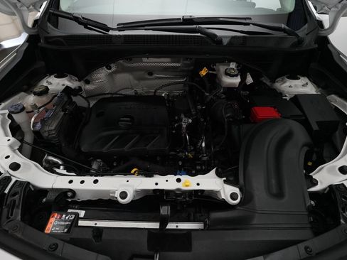 Used 2024 Buick Encore GX Preferred AWD/4WD image 3