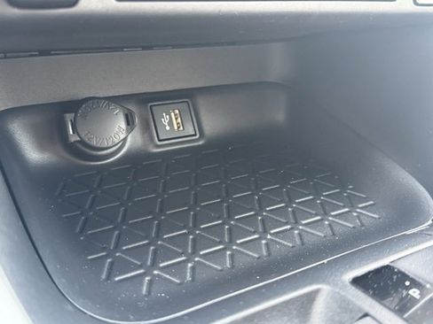 Used 2025 Toyota RAV4 XLE image 16