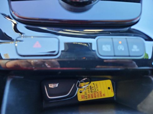 Used 2025 Cadillac Escalade ESV Sport w/ Touring Package image 23