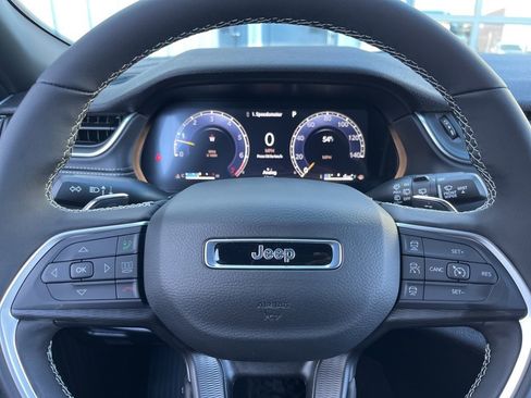 New 2025 Jeep Grand Cherokee L Altitude image 31