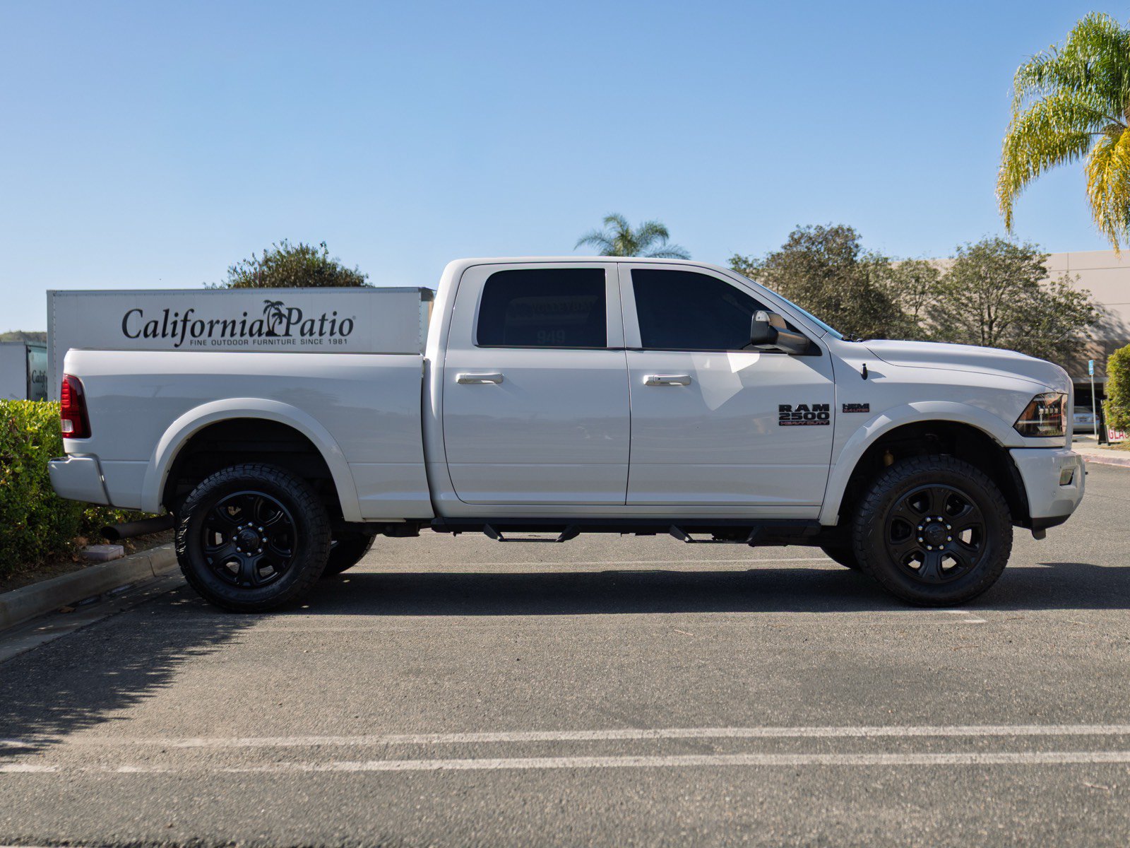 Used 2016 RAM 2500 Laramie w/ Sport Appearance Group AWD/4WD image 4
