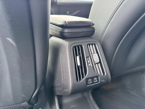 Used 2025 BMW X1 xDrive28i w/ Premium Package image 16