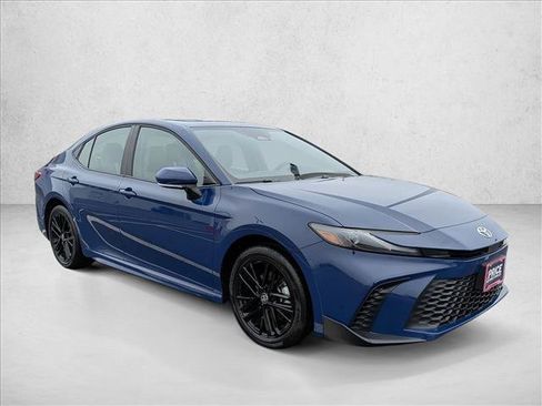 Used 2026 Toyota Camry SE image 3