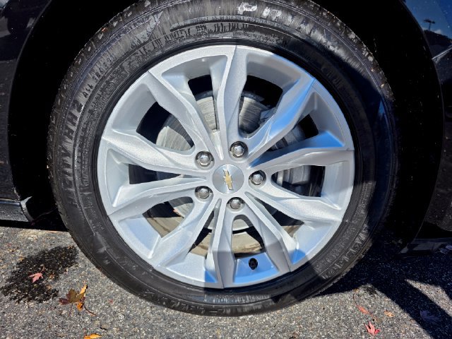 Used 2025 Chevrolet Malibu LT FWD image 7