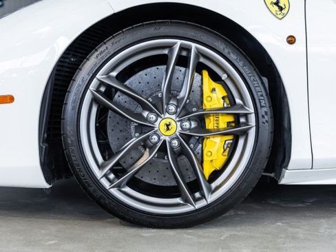 Used 2016 Ferrari 488 GTB RWD image 24