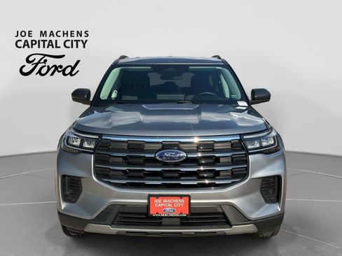Used 2025 Ford Explorer Active AWD/4WD image 10