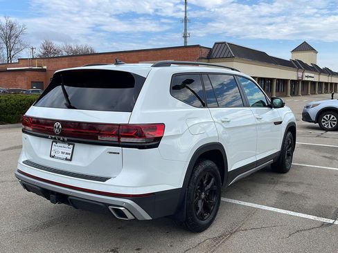 Used 2024 Volkswagen Atlas Peak Edition SE image 12