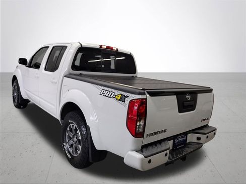 Used 2017 Nissan Frontier PRO-4X AWD/4WD image 11
