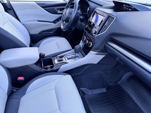 Used 2022 Subaru Forester Premium image 12