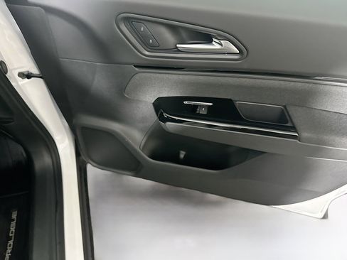 Used 2025 Honda Prologue EX image 31