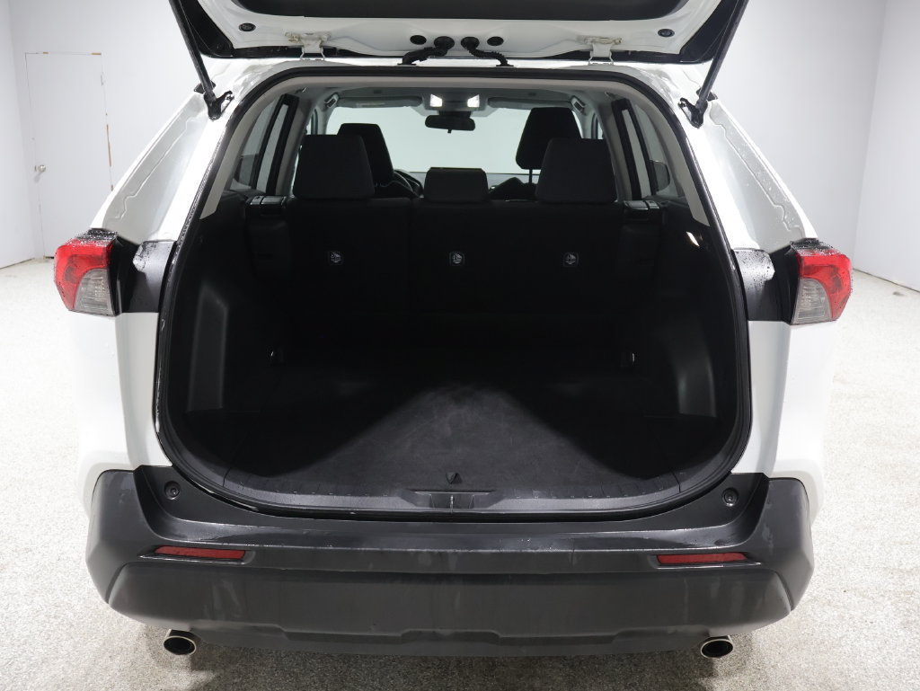 Used 2025 Toyota RAV4 LE AWD/4WD image 18