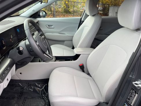 Used 2025 Hyundai Kona SEL image 36