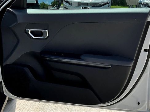 Certified 2025 Kia K4 LXS image 21