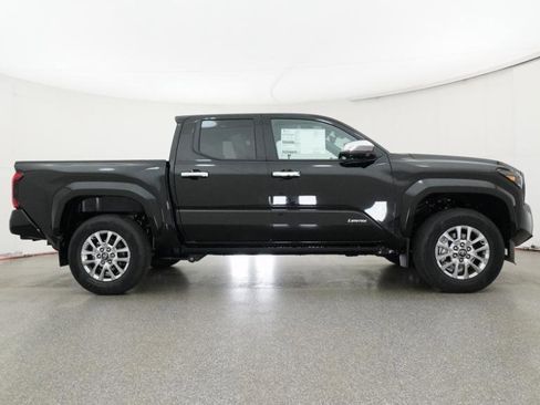 New 2026 Toyota Tacoma Limited AWD/4WD image 11