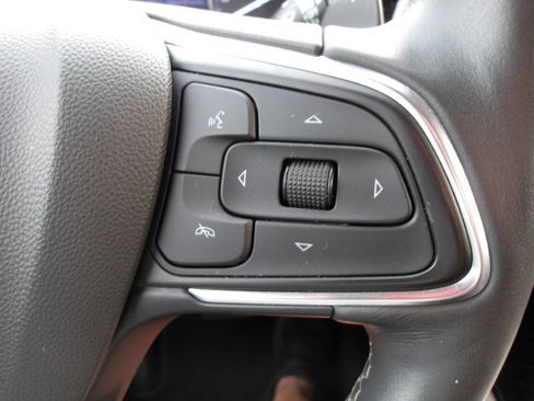 Used 2022 Buick Envision Essence w/ Safety Package FWD image 20