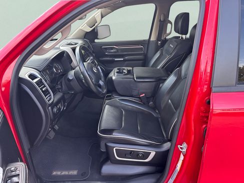 Used 2019 RAM 1500 Laramie AWD/4WD image 9