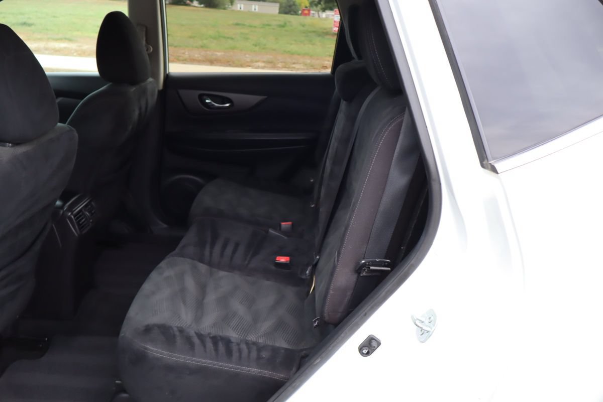 Used 2016 Nissan Rogue S w/ S Family Package AWD/4WD image 20