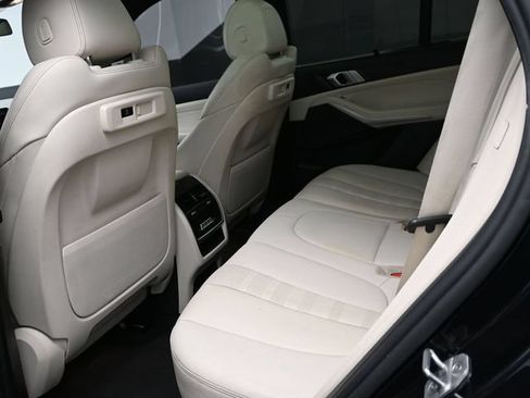 Used 2022 BMW X5 sDrive40i w/ M Sport Package RWD image 12