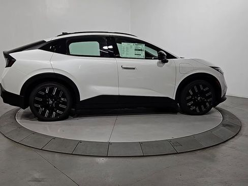 New 2026 Nissan Leaf Platinum+ w/ Cargo Package (Platinum+) FWD image 6
