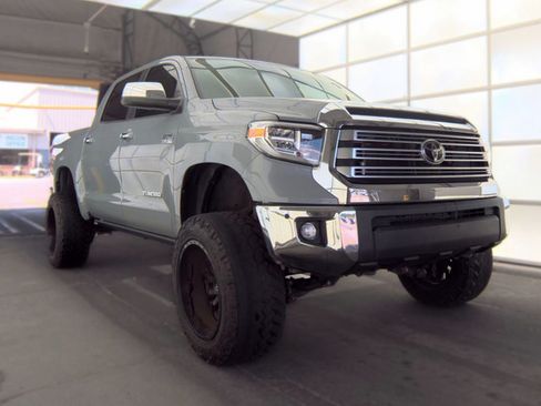 Used 2021 Toyota Tundra Limited w/ Limited Premium Package AWD/4WD image 4