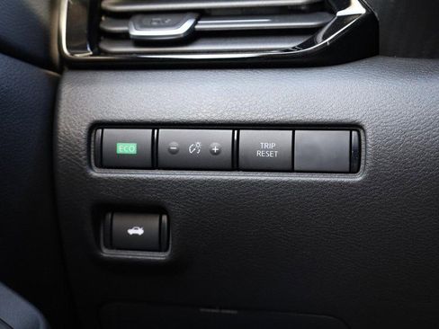 New 2025 Nissan Sentra SV image 18